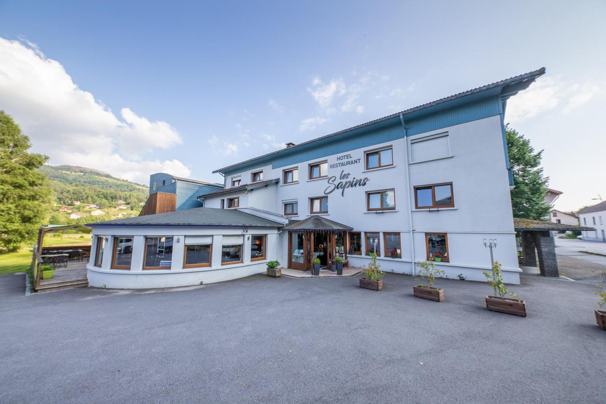Logis Hotel Les Sapins Le Ménil Buitenkant foto