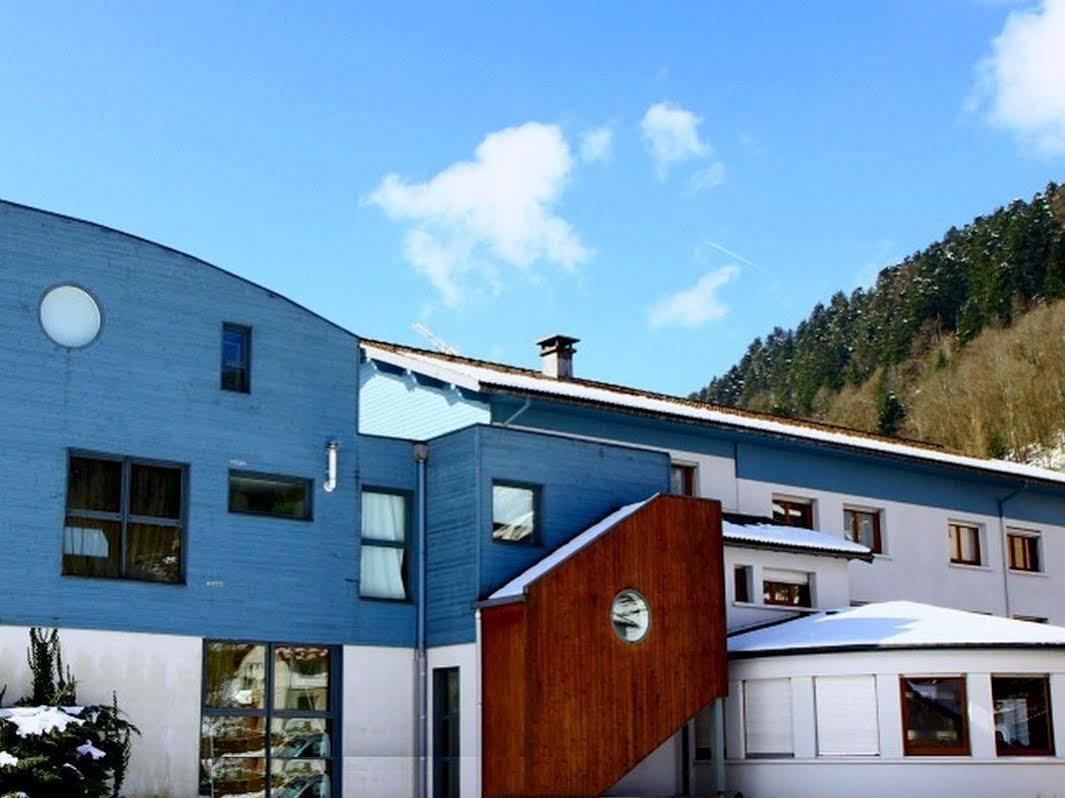 Logis Hotel Les Sapins Le Ménil Buitenkant foto